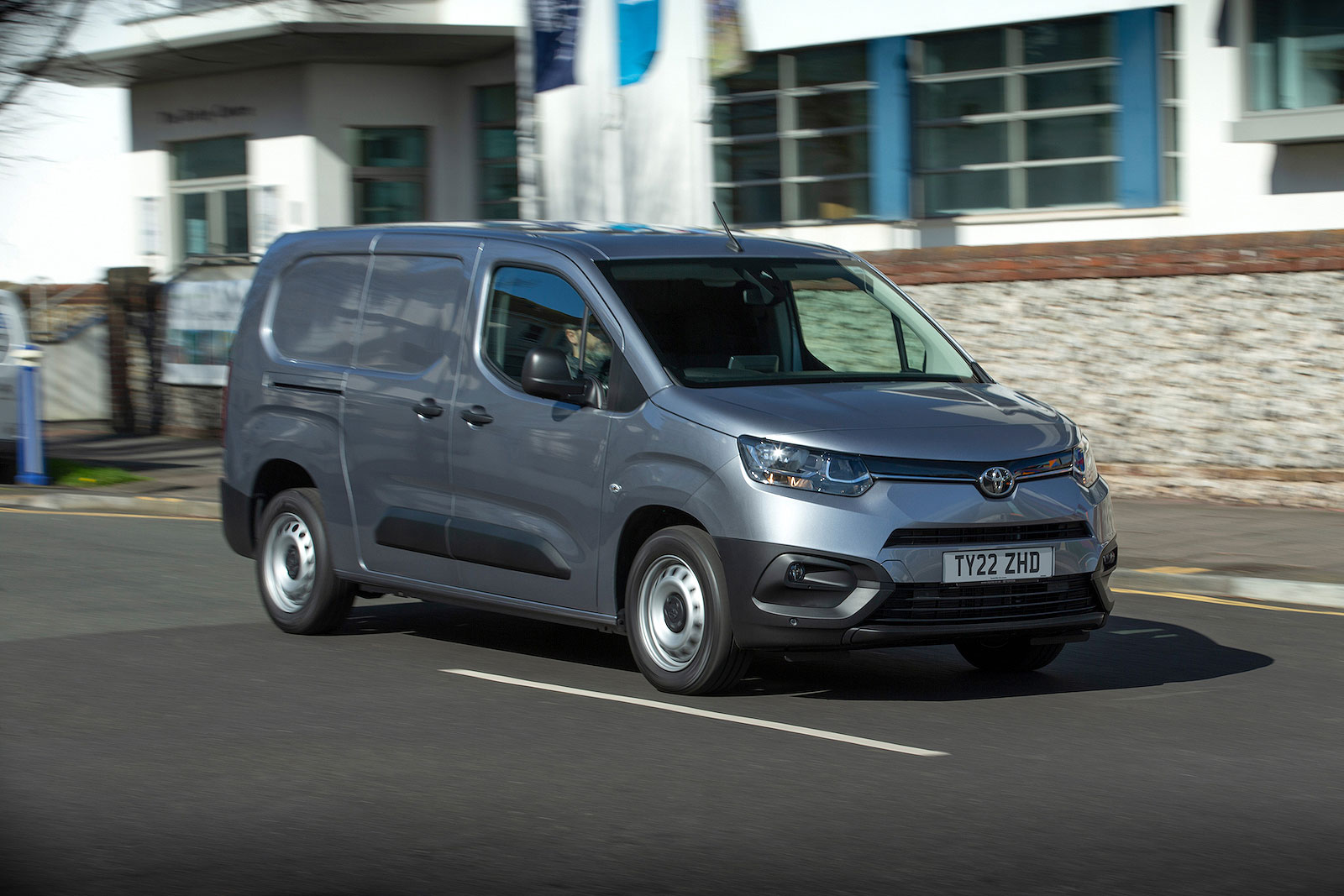 Toyota Proace City front right driving