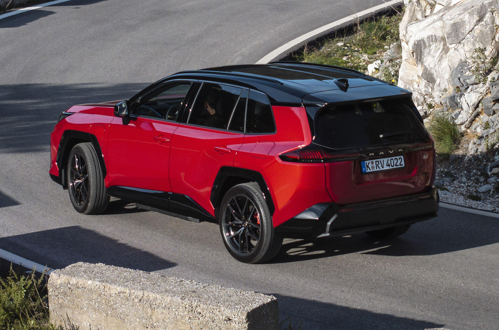Toyota RAV4 rear cornering