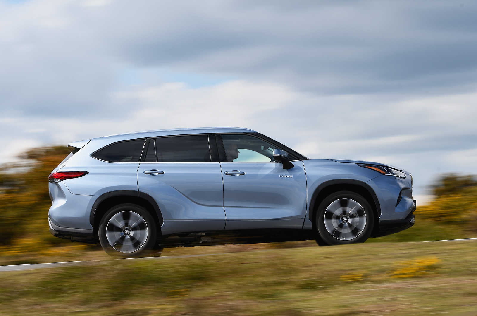 Toyota Highlander 2021 side