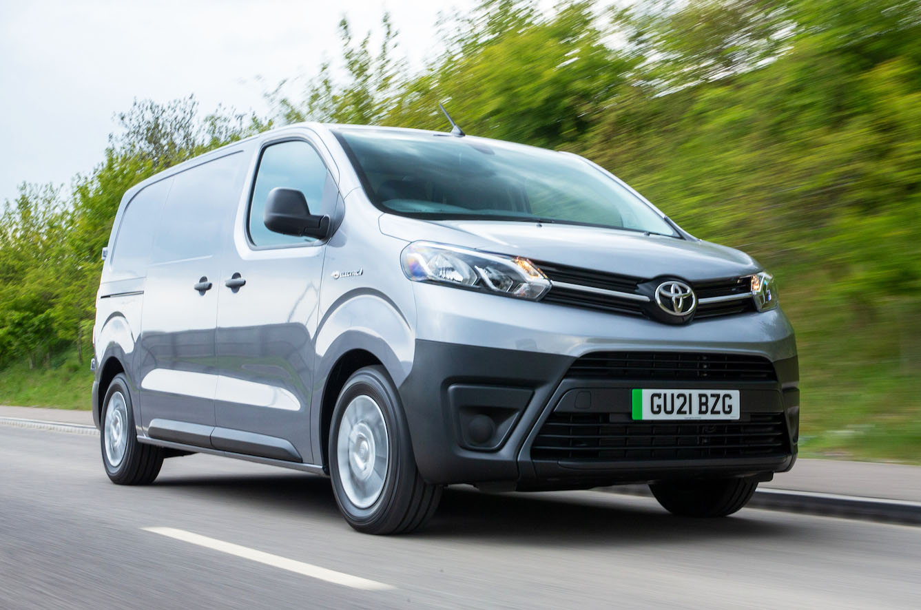 Toyota Proace Electric front right driving