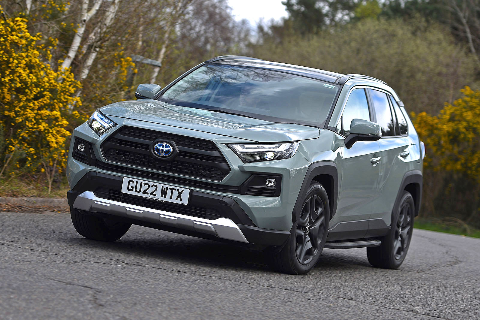Toyota RAV4 front cornering