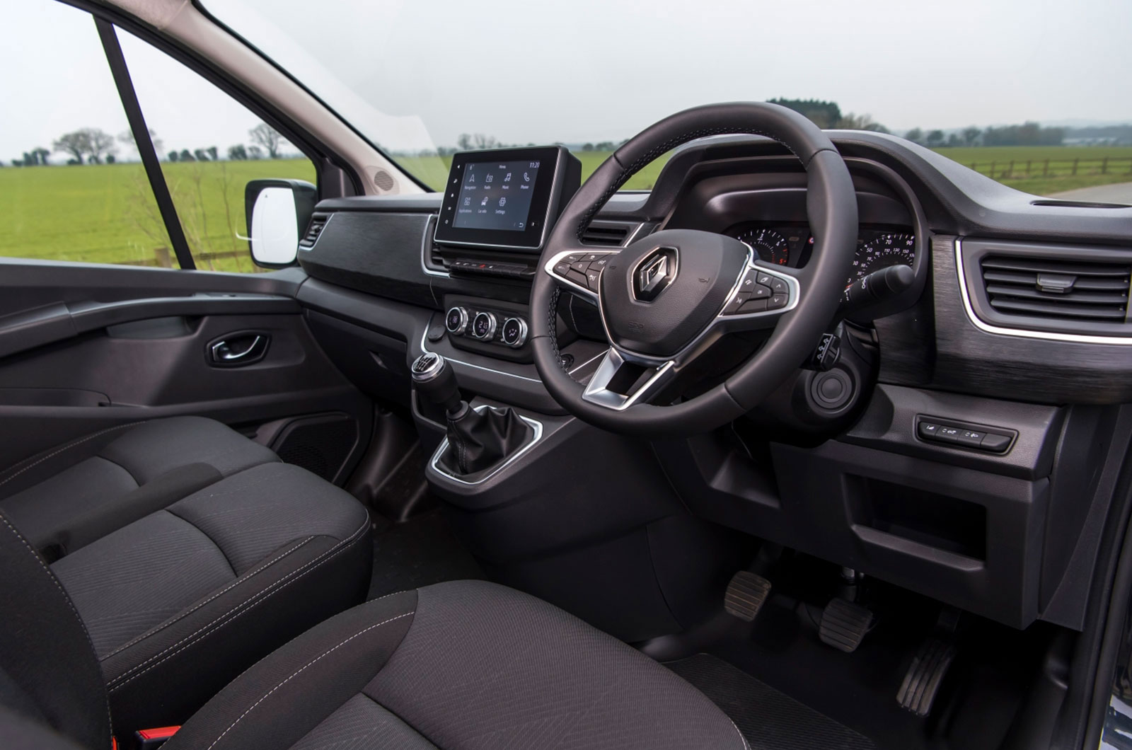 Renault Trafic 2022 interior dashboard