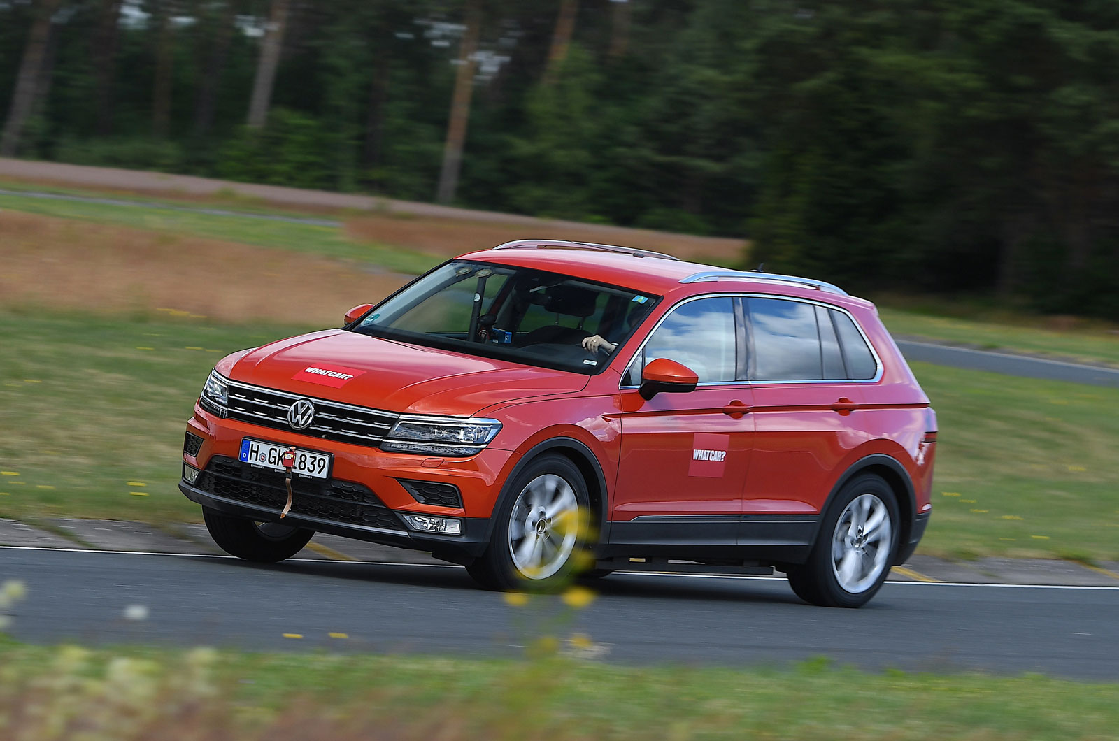 tyre-testing-volkswagen-tiguan-on-track