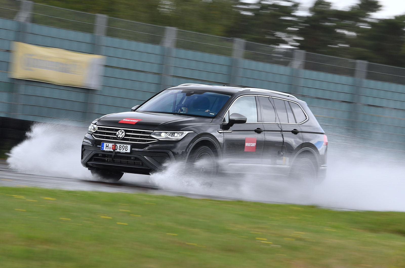 Tyre-Testing-2024-VW-Tiguan-aquaplaning-test