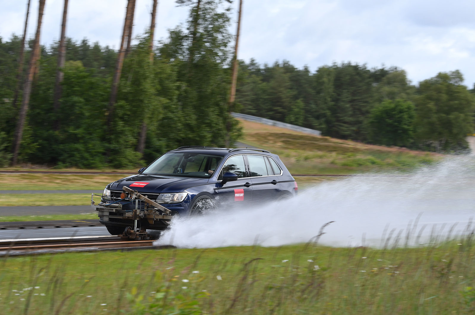 Tyre-Testing-2024-VW-Tiguan-on-wet-track