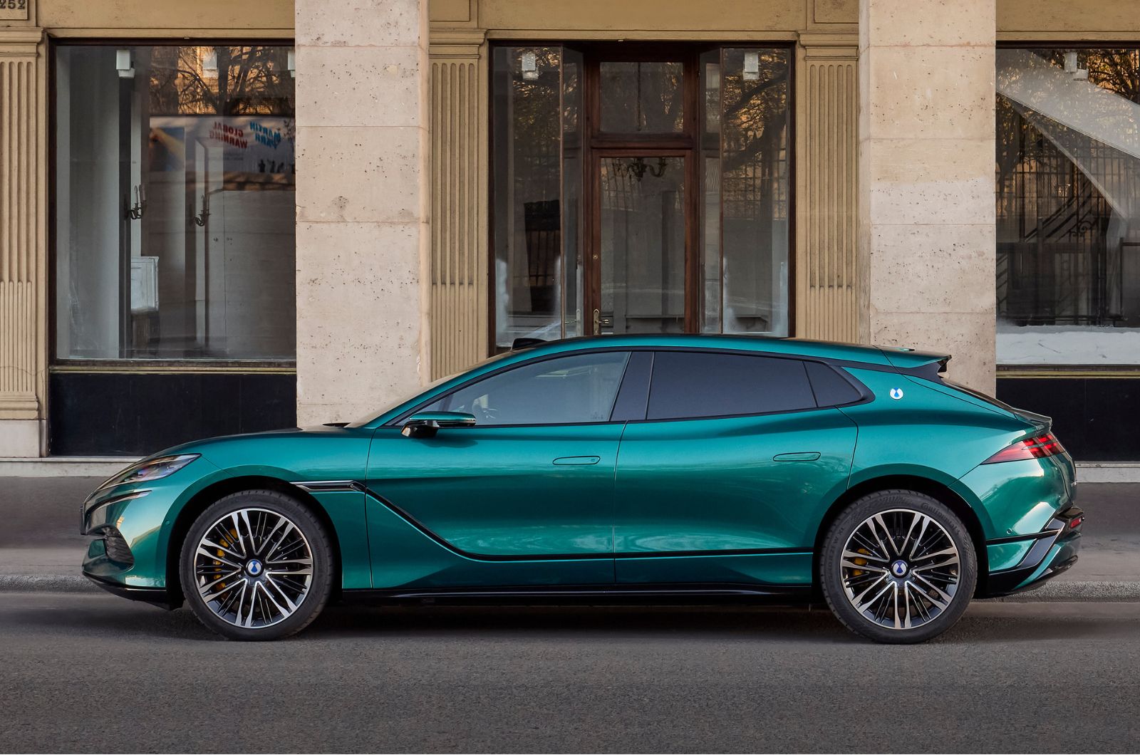 Denza Z9 GT exterior still