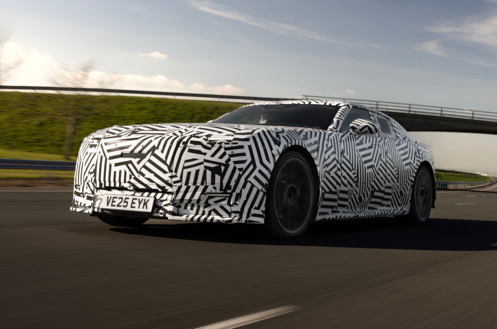 Jaguar GT prototype front dynamic