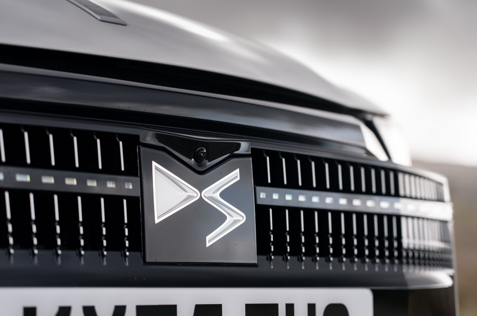 2025 DS No 4 hybrid rear badge detail