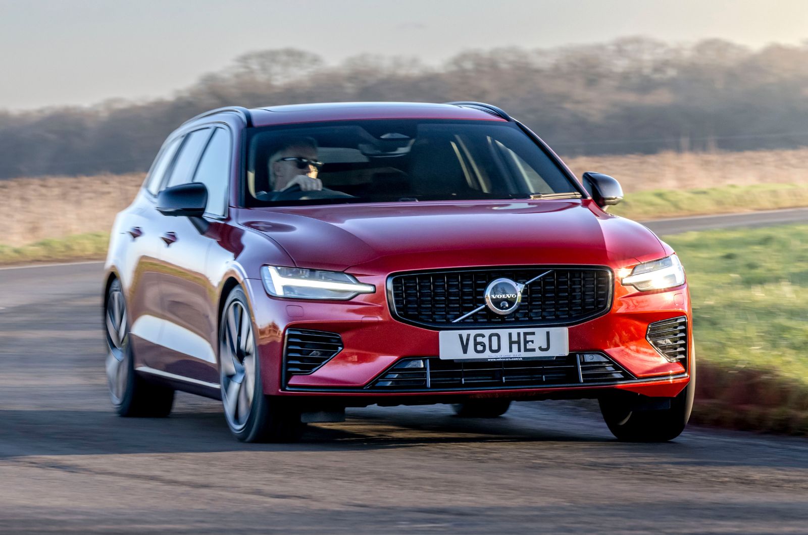 2025 Volvo V60 front dynamic