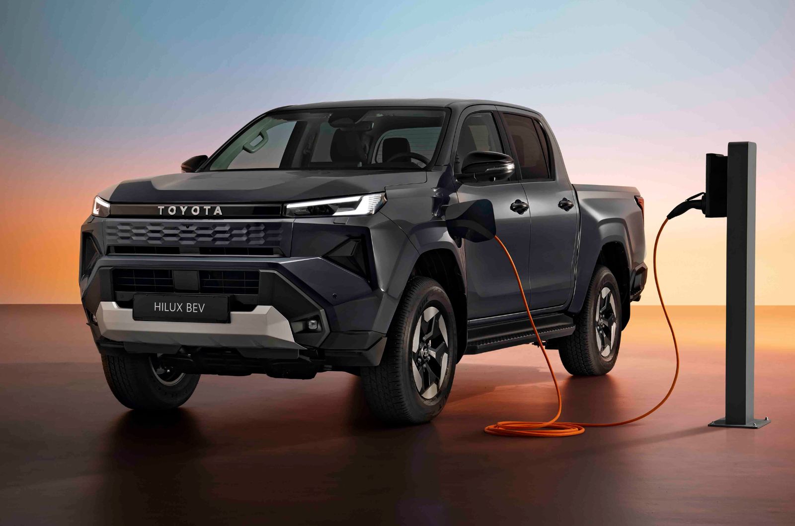 Toyota Hilux exterior front static