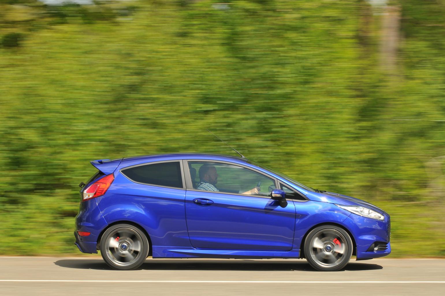 Used Ford Fiesta ST 2013-2017 side driving