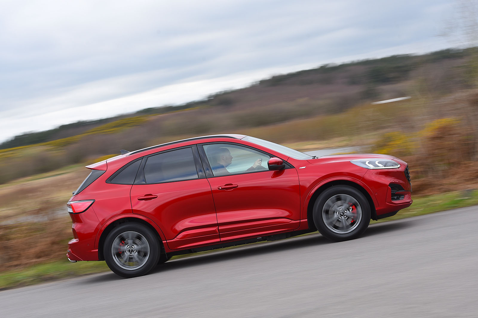 Used Ford Kuga 2020-present right panning