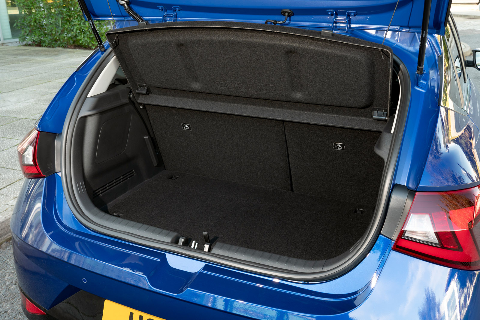 Used Hyundai i20 2020-present boot open