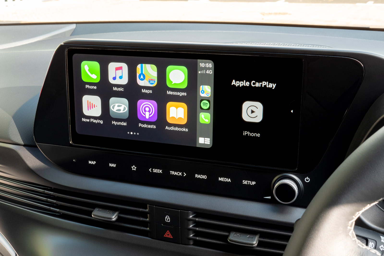 Used Hyundai i20 2020-present interior infotainment