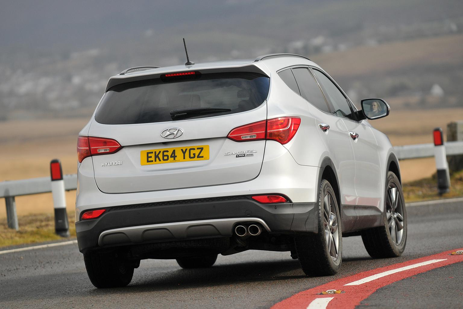 Used Hyundai Santa Fe 2013-2018 rear cornering