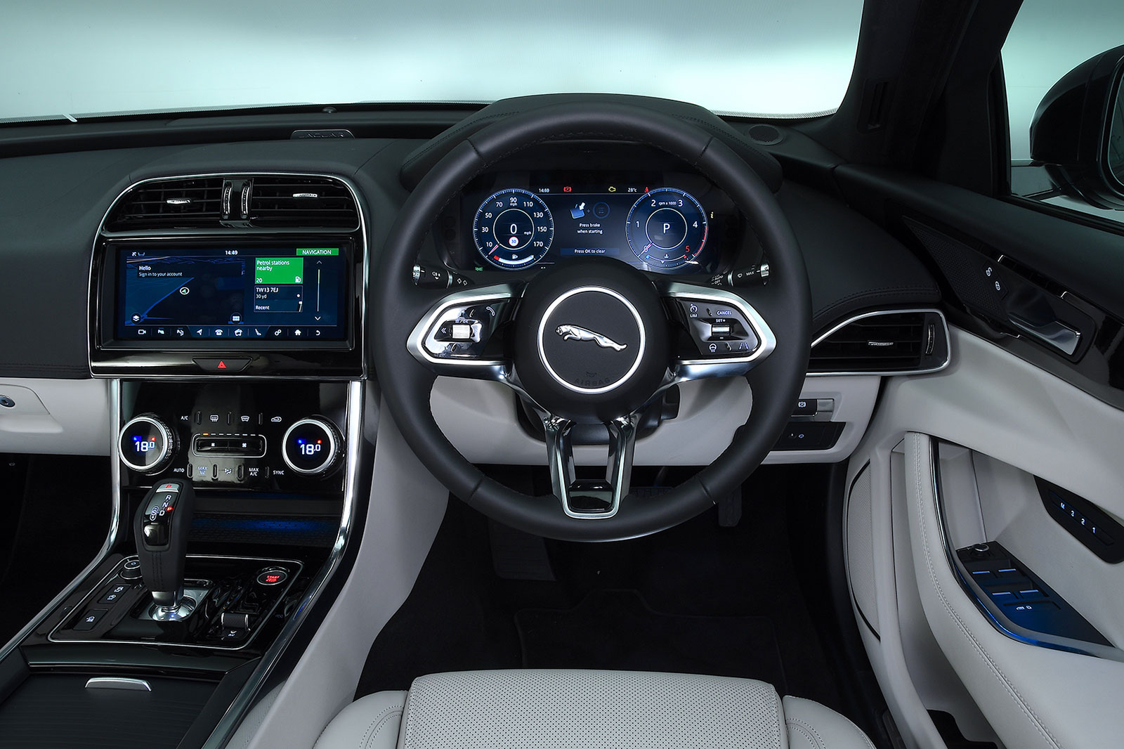 Used Jaguar XE 2015-2024 interior