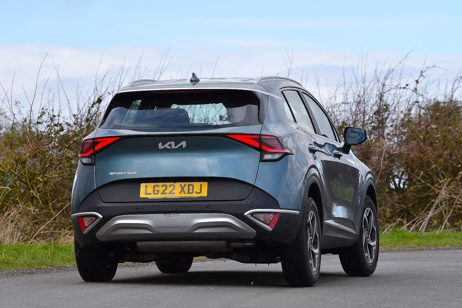 Used Kia Sportage 2021-present rear cornering