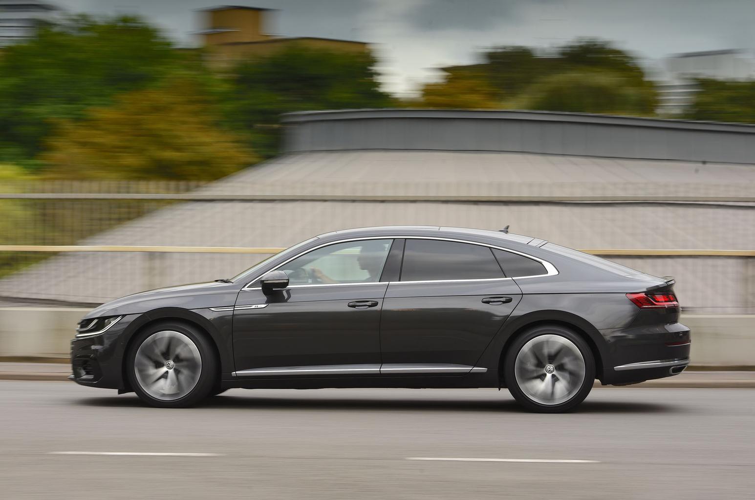 Used Volkswagen Arteon 2017-present side driving