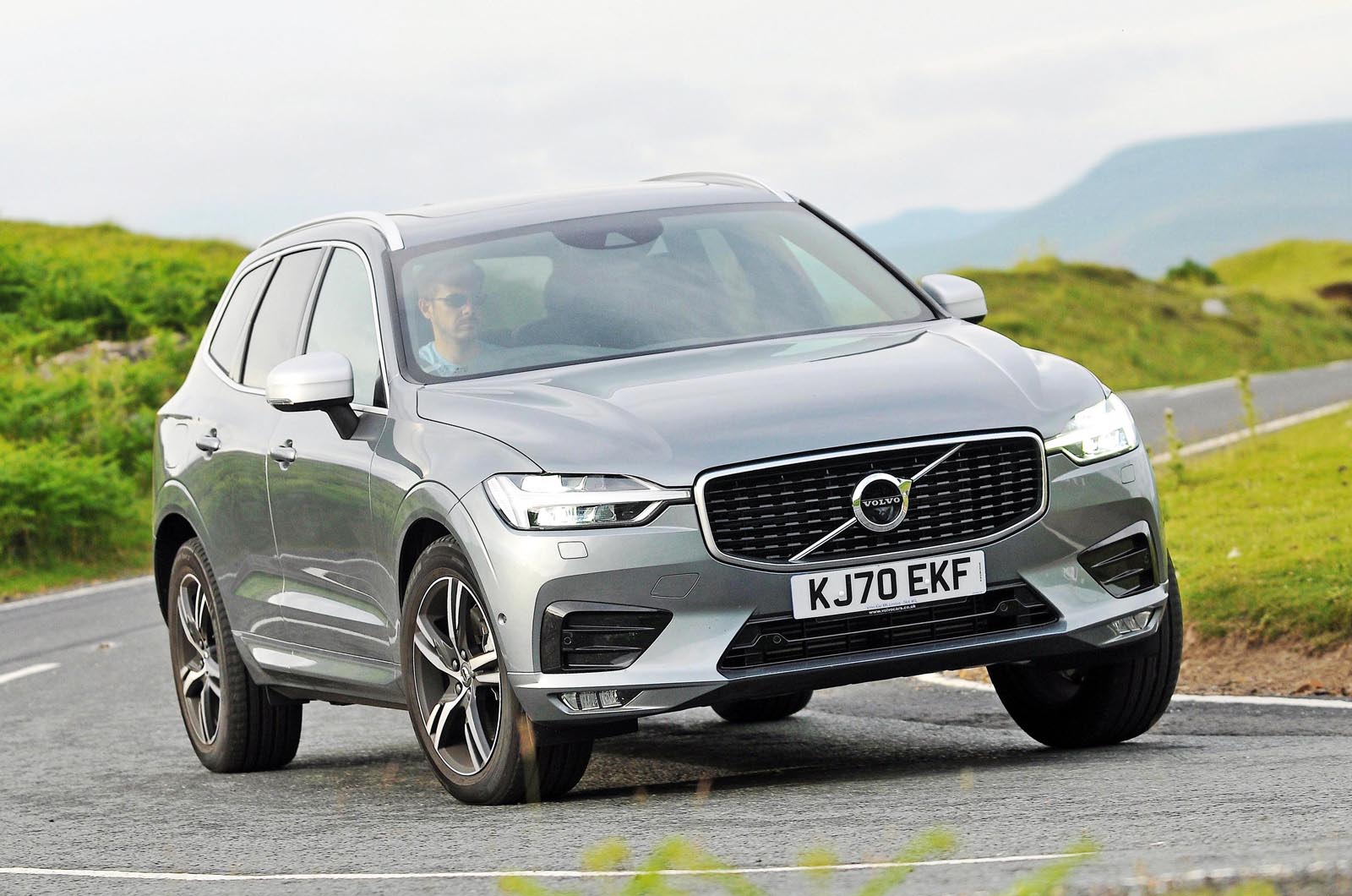 Used Volvo XC60 2017-present front cornering