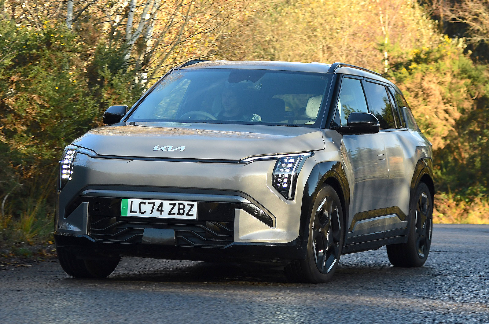 Used Kia EV3 2025-present front cornering grey