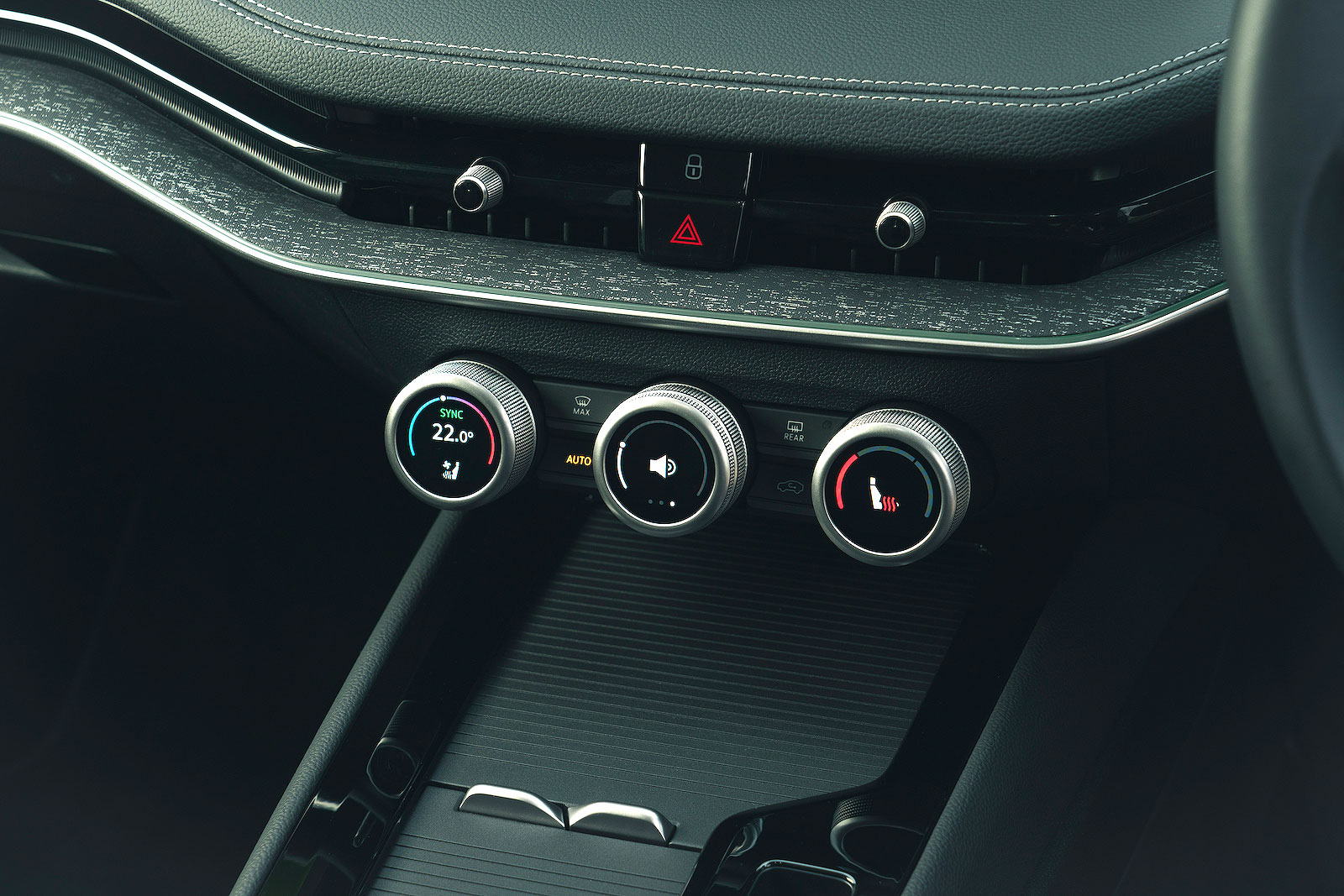 Used Skoda Superb 2024-present physical controls