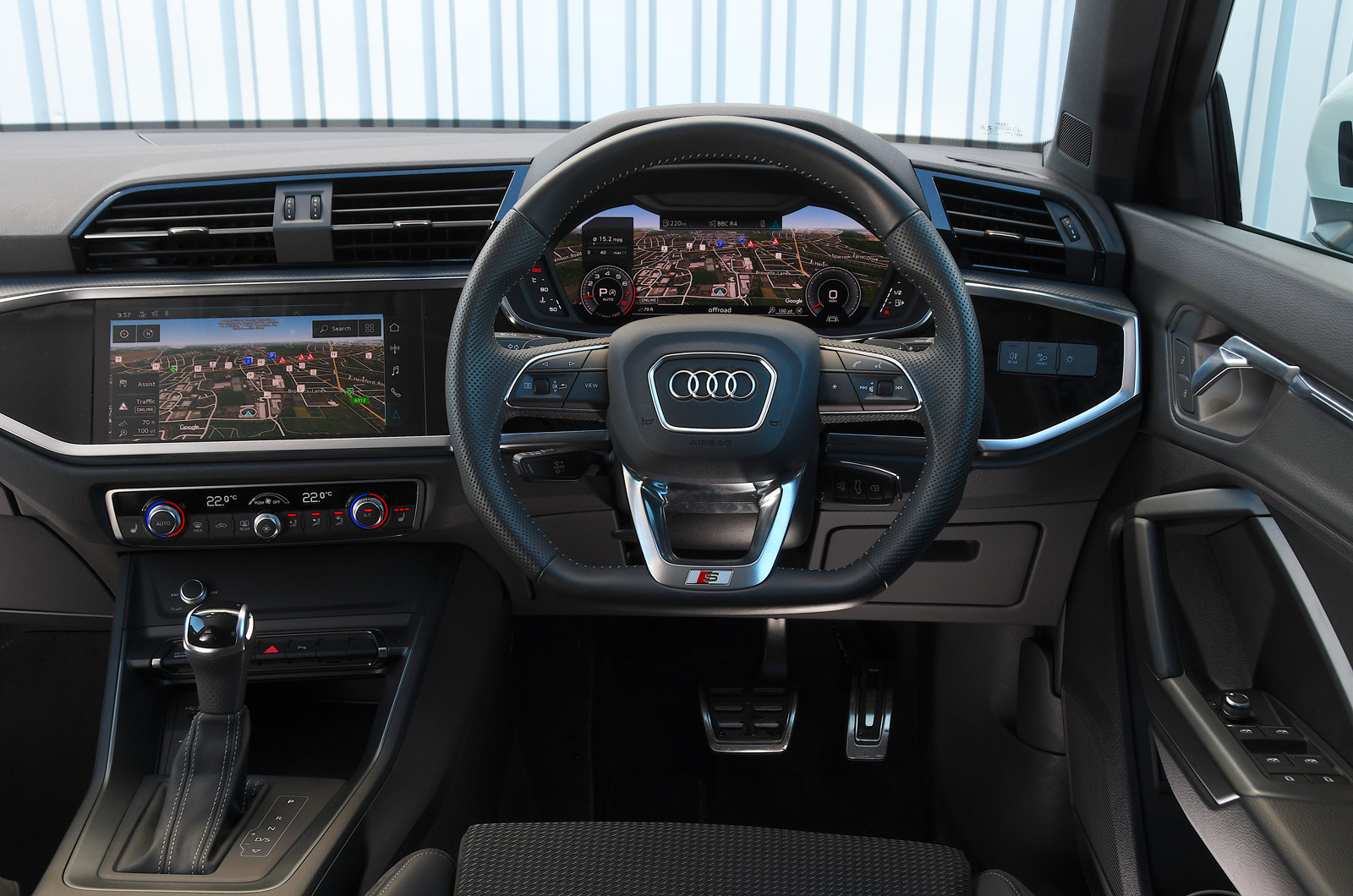Used Audi Q3 dashboard