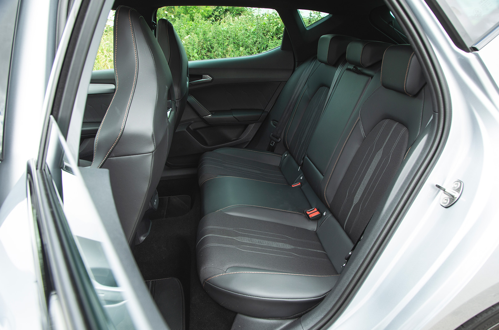 Used Cupra Leon 2020-present back seats