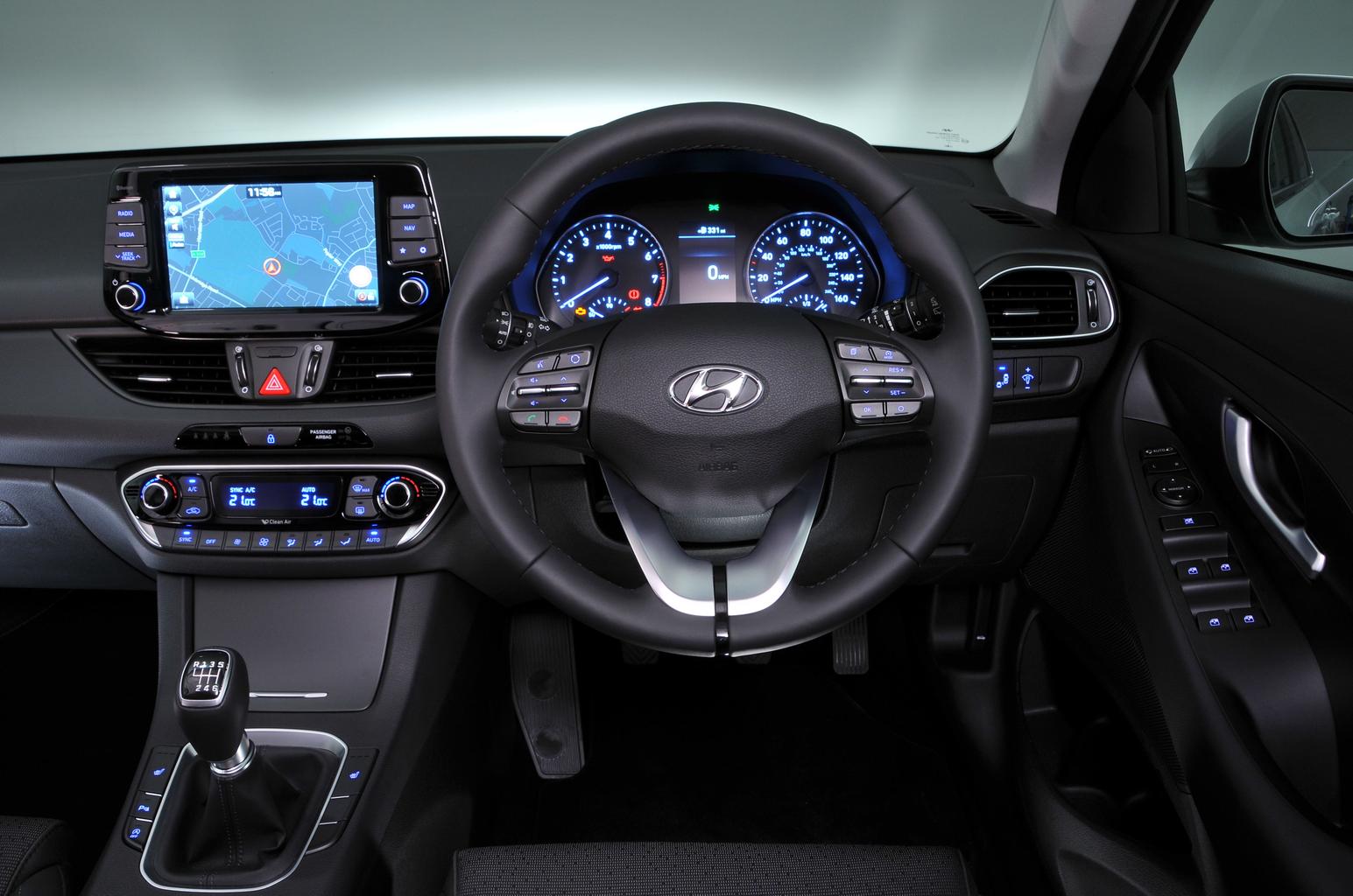 Used Hyundai i30 Hatchback 2017-present interior dashboard