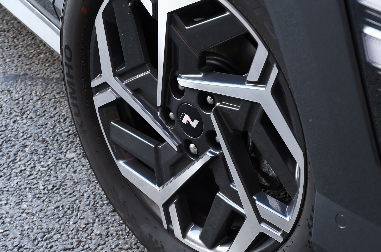 Used Hyundai Kona 2023-present alloy wheel