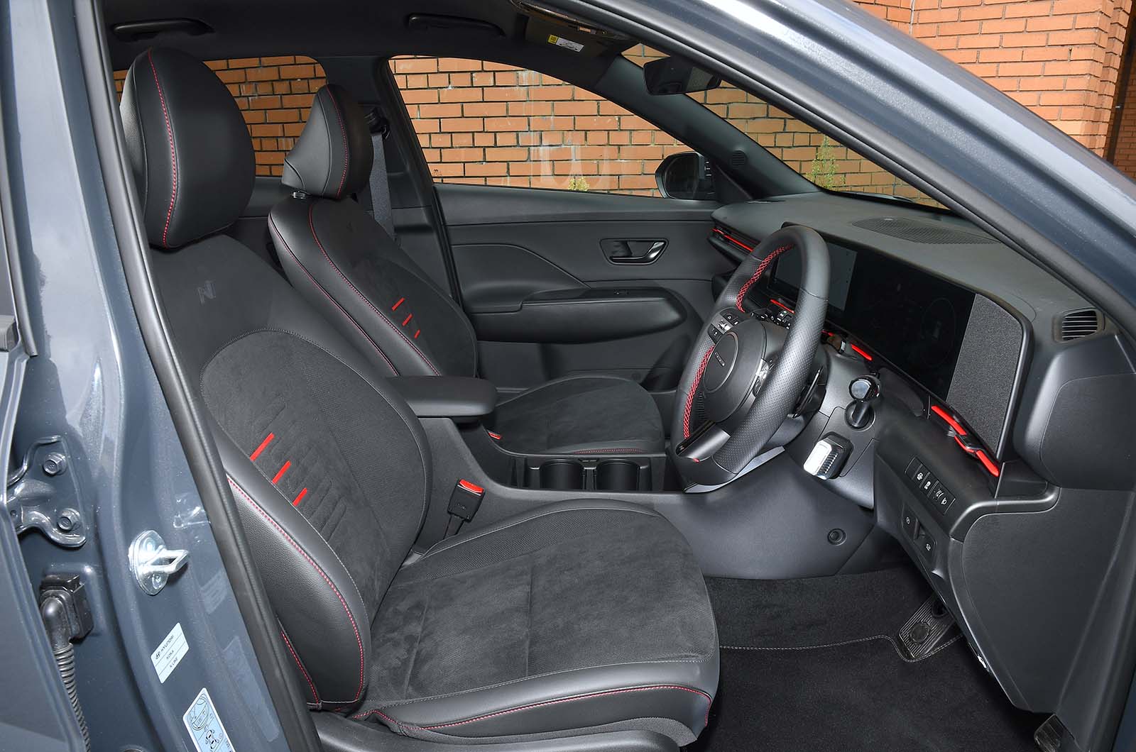 Used Hyundai Kona 2023-present front seats