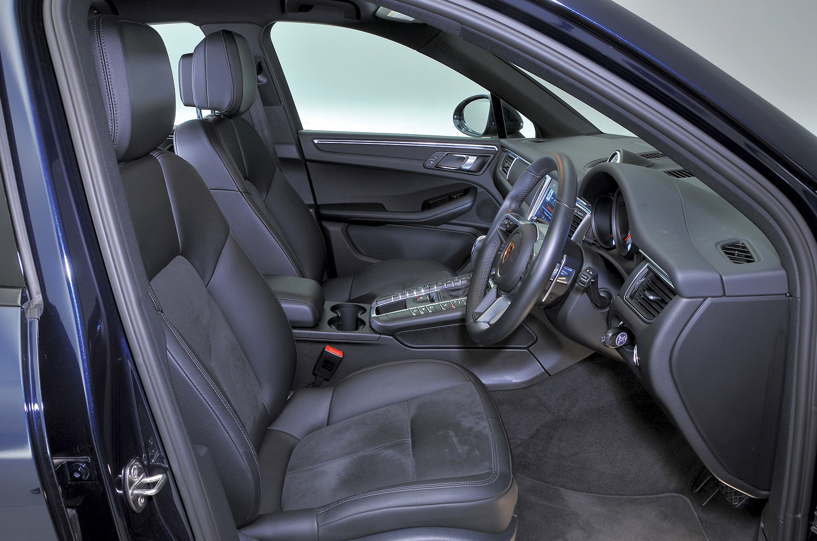 Used Porsche Macan 2014-present front seats