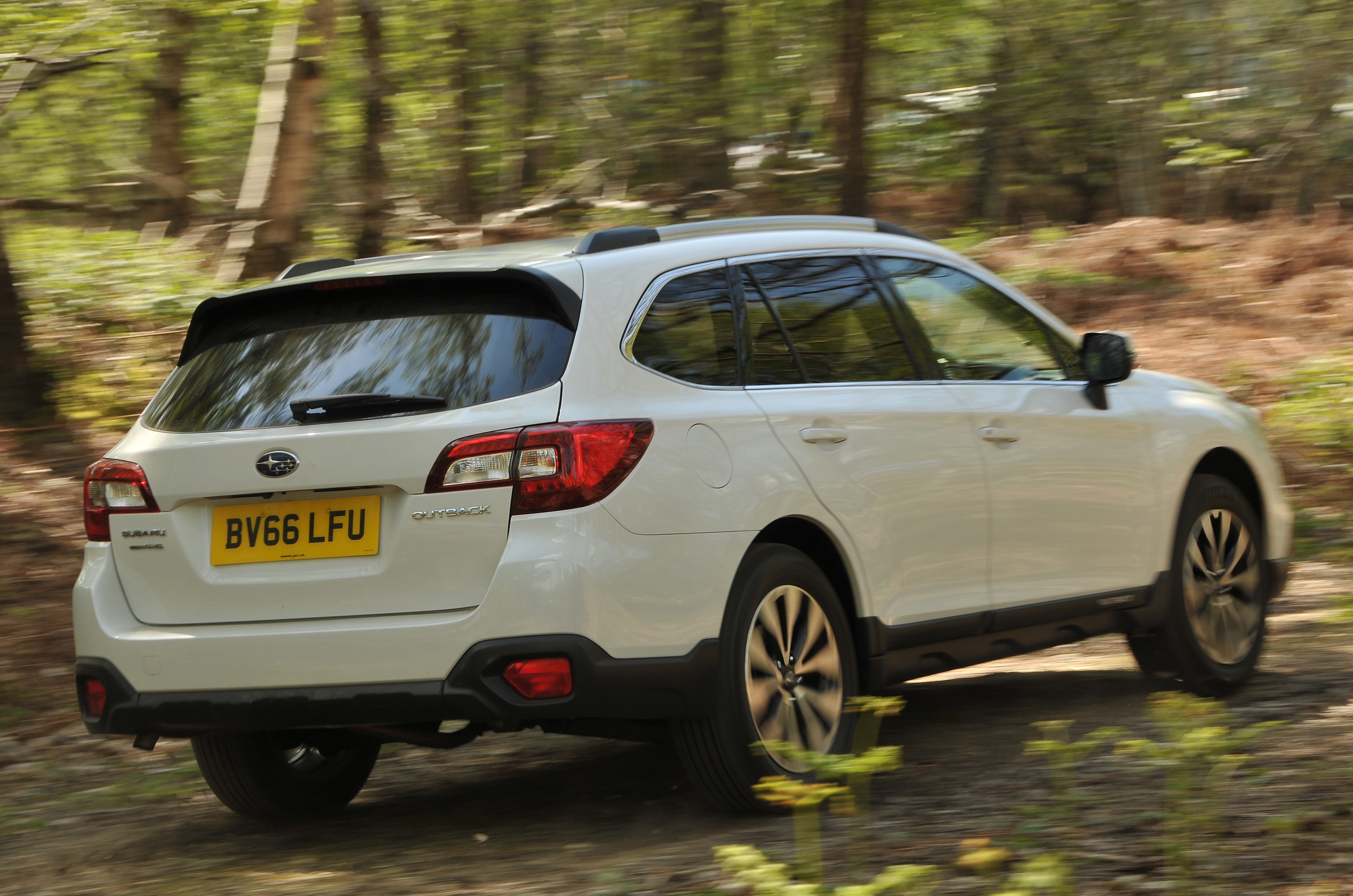 Used Subaru Outback 2015-2021 rear off-roading white