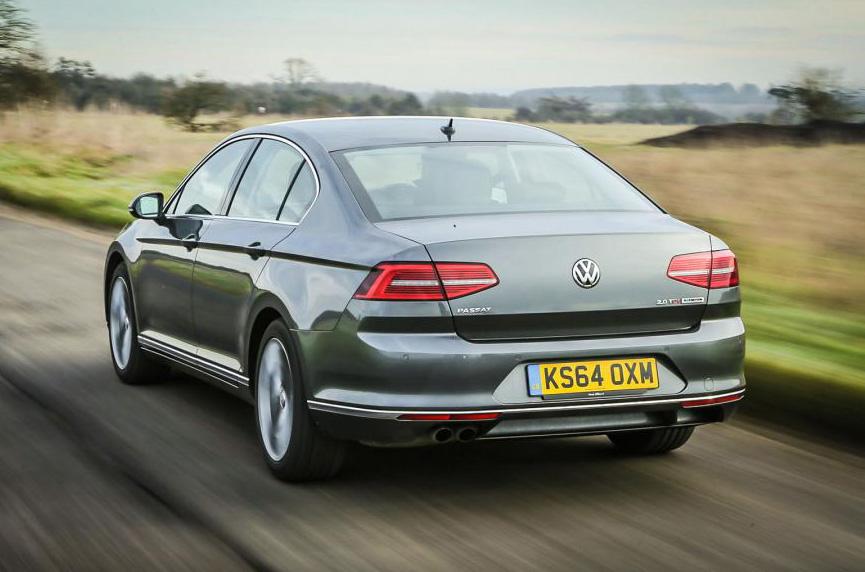 Used Volkswagen Passat 2015-2022 rear driving grey