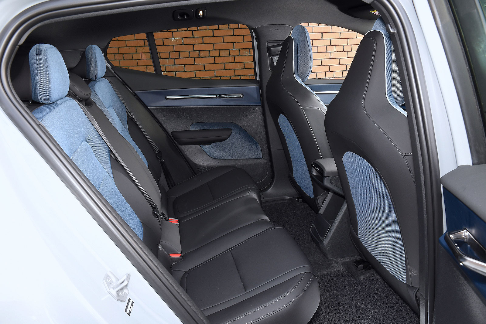 Used Volvo EX30 2023-present back seats