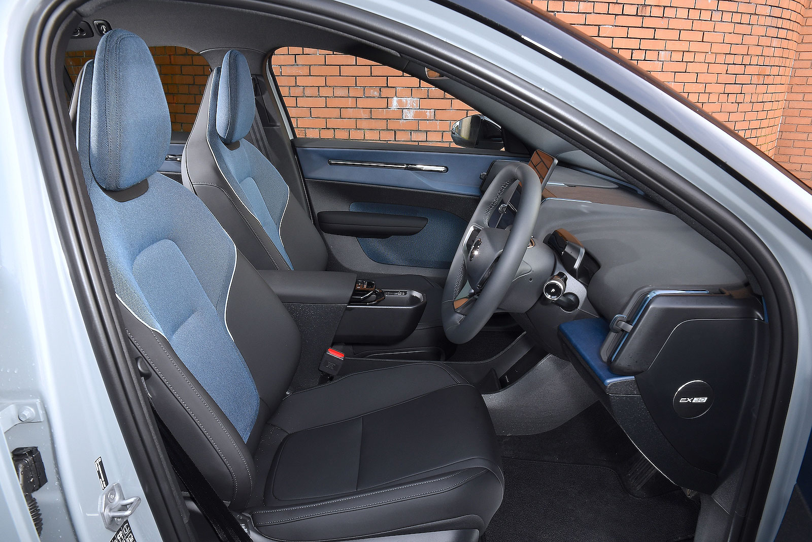 Used Volvo EX30 2023-present front seats