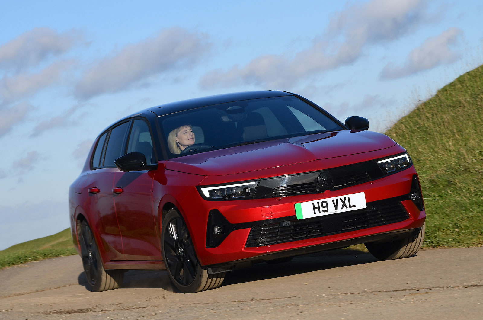 Vauxhall--Astra-e-lt-front