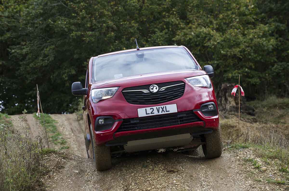 Vauxhall Combo Cargo 4x4 head-on