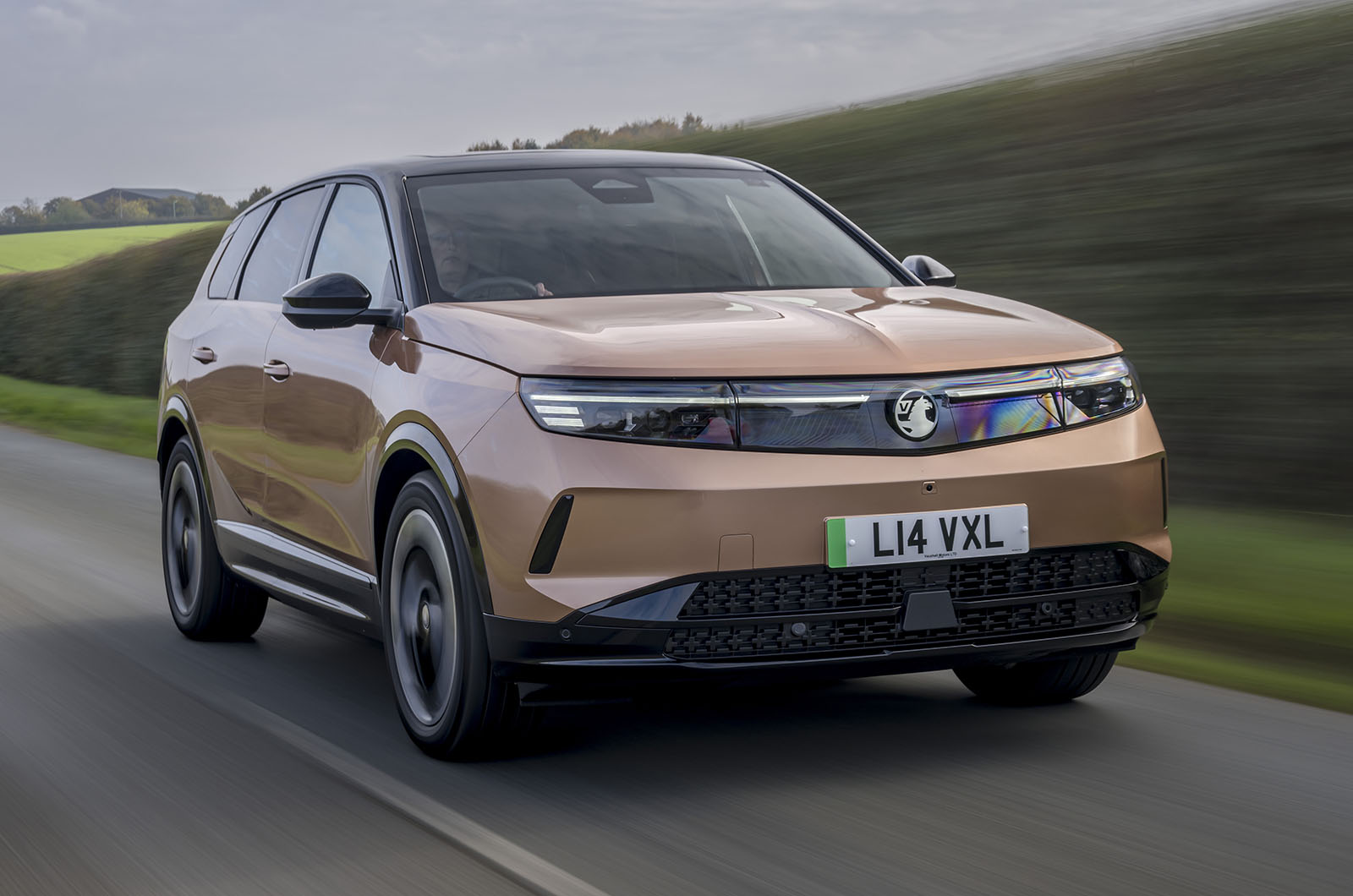 Vauxhall Grandland Electric driving front right