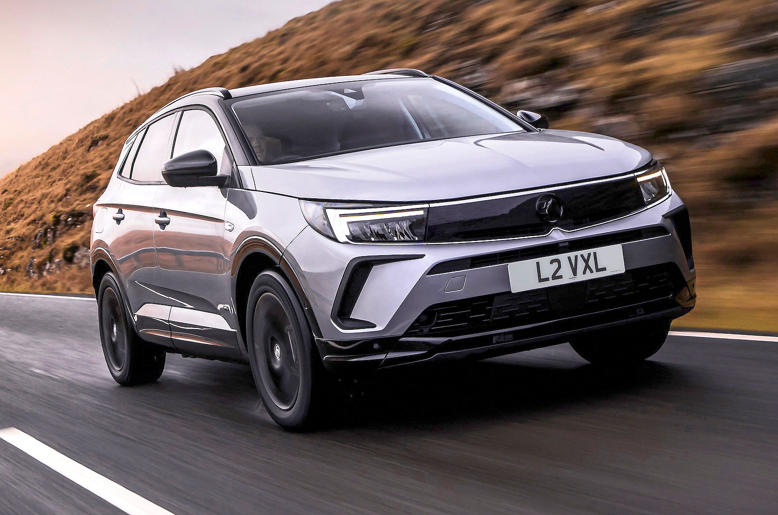 Vauxhall Grandland front right tracking