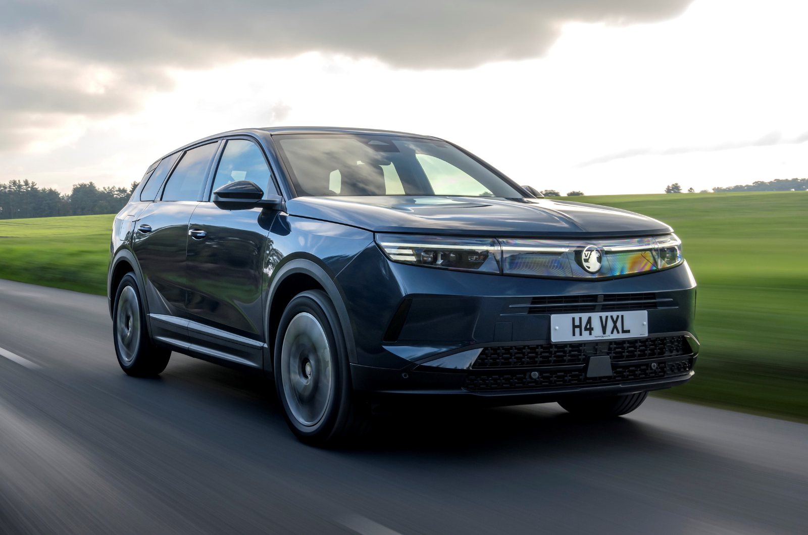 Vauxhall Grandland PHEV front driving