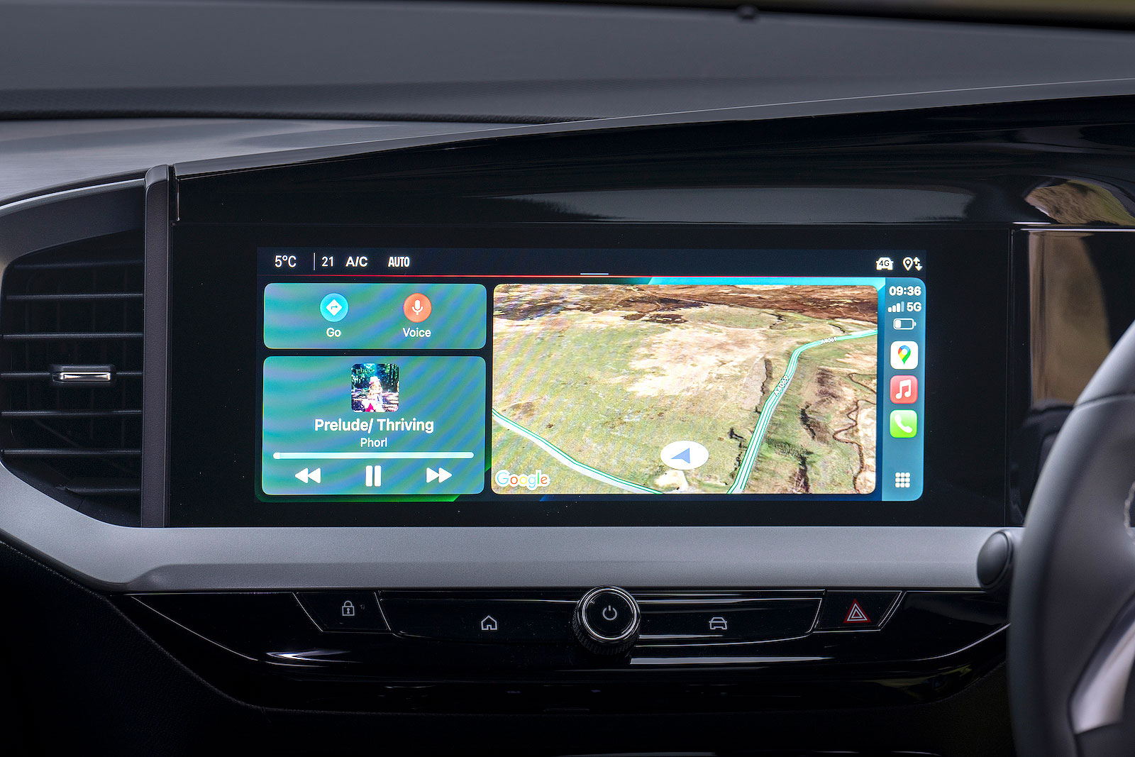 Vauxhall Mokka infotainment touchscreen
