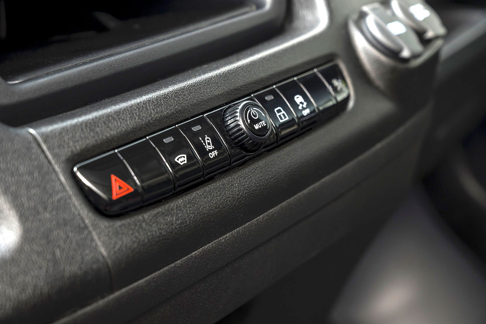 Vauxhall Movano interior controls