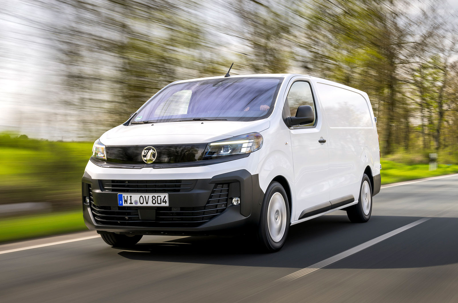 Vauxhall Vivaro Diesel front left driving