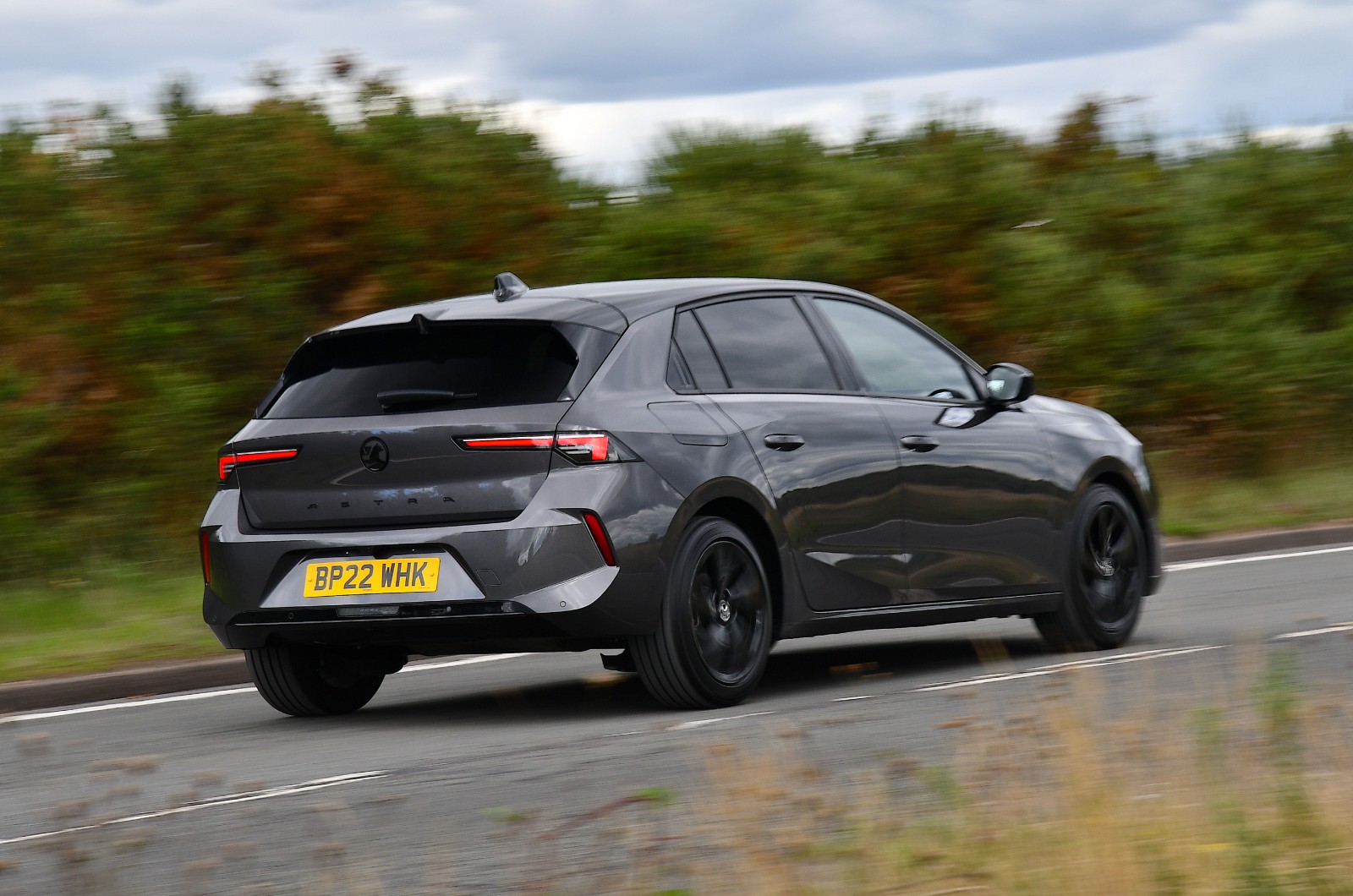 NEW Vauxhall Astra rear panning