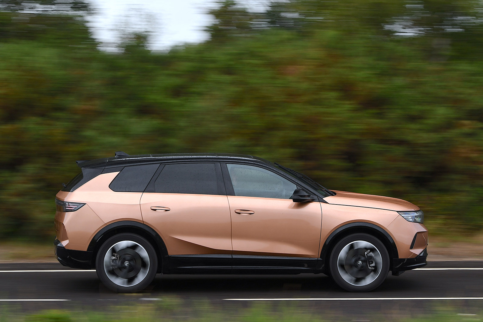Vauxhall Grandland Electric 2025 long-term test panning shot