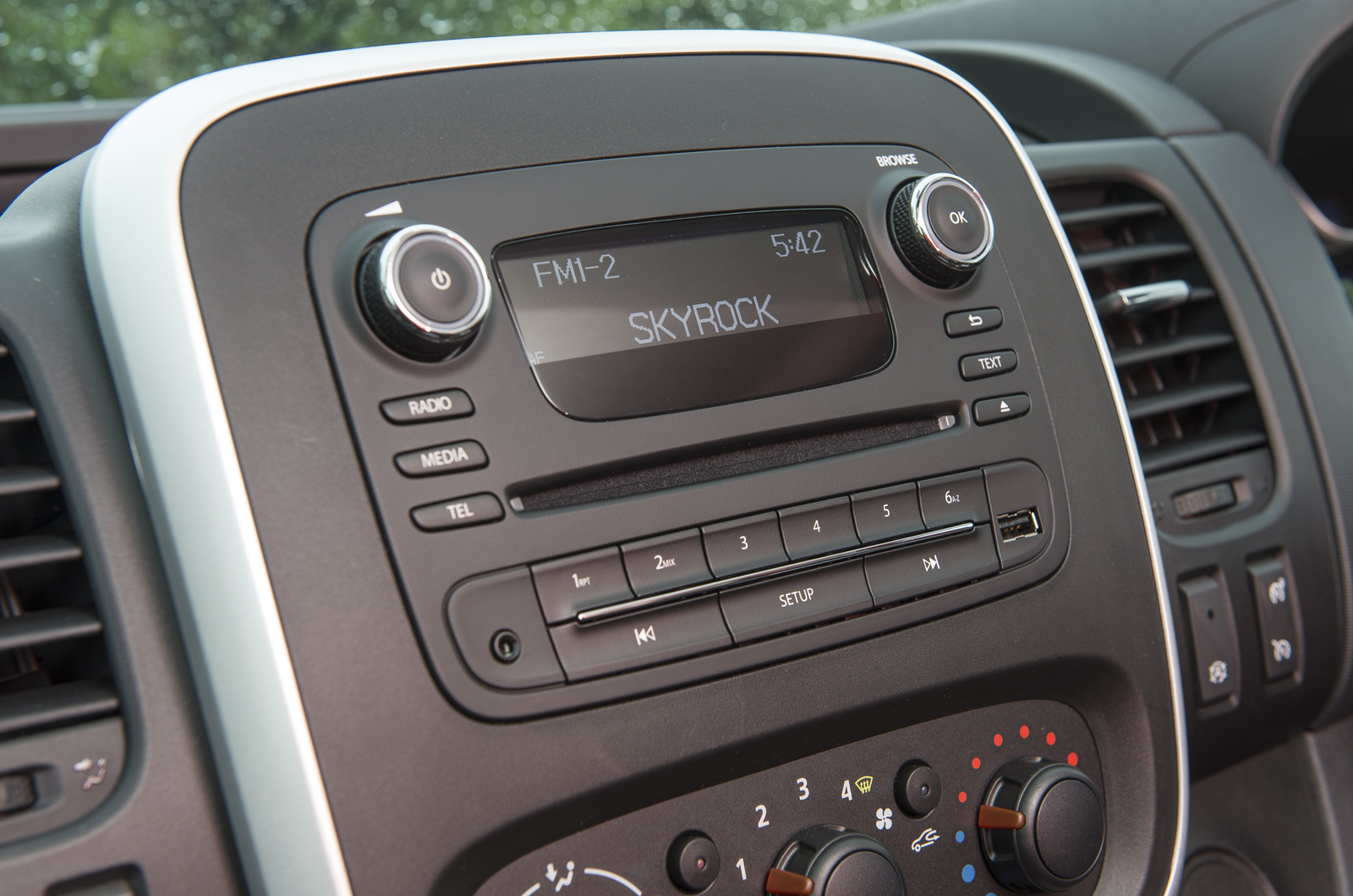 Vauxhall Vivaro stereo
