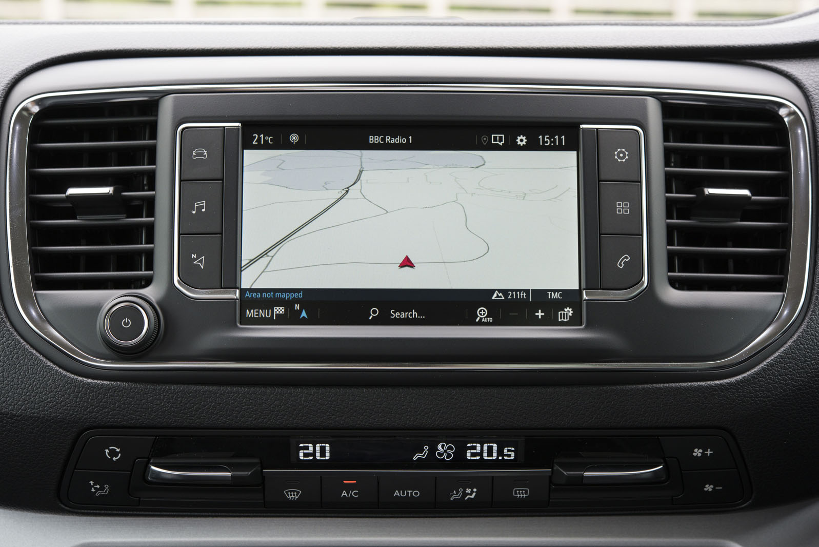 Vauxhall Vivaro Life interior infotainment