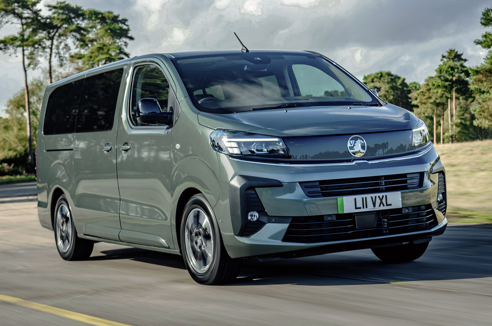 Vauxhall Vivaro Life Electric driving front right