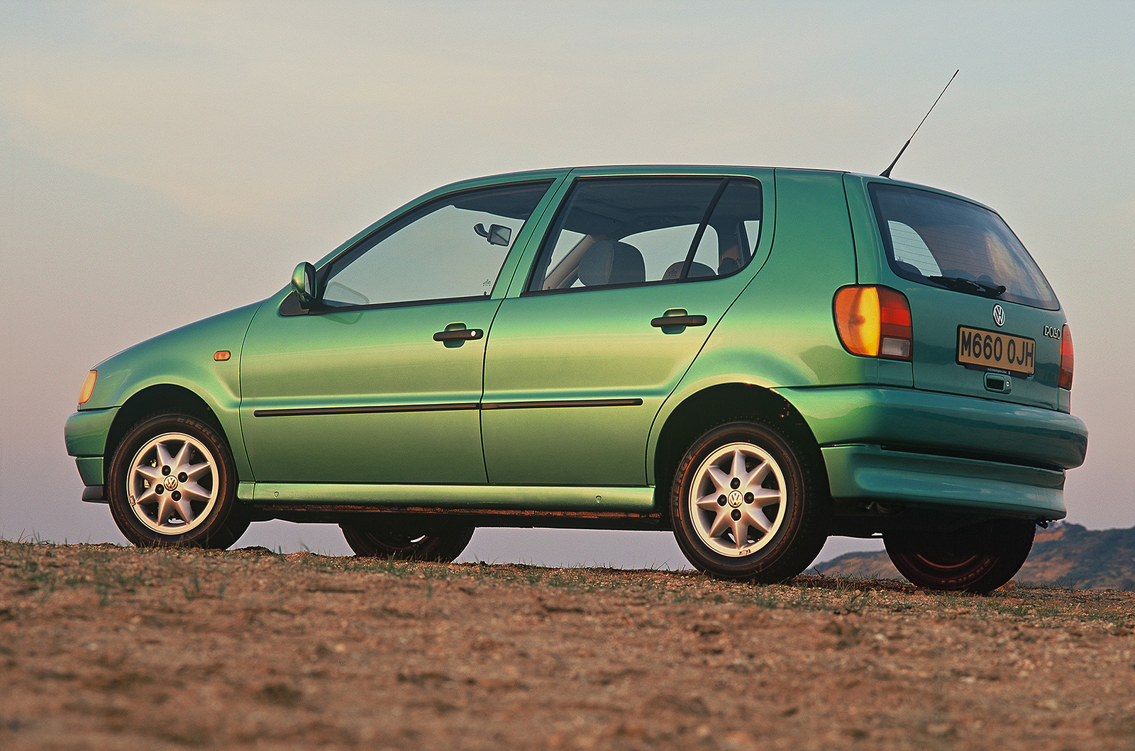 Volkswagen Polo rear left static 1995