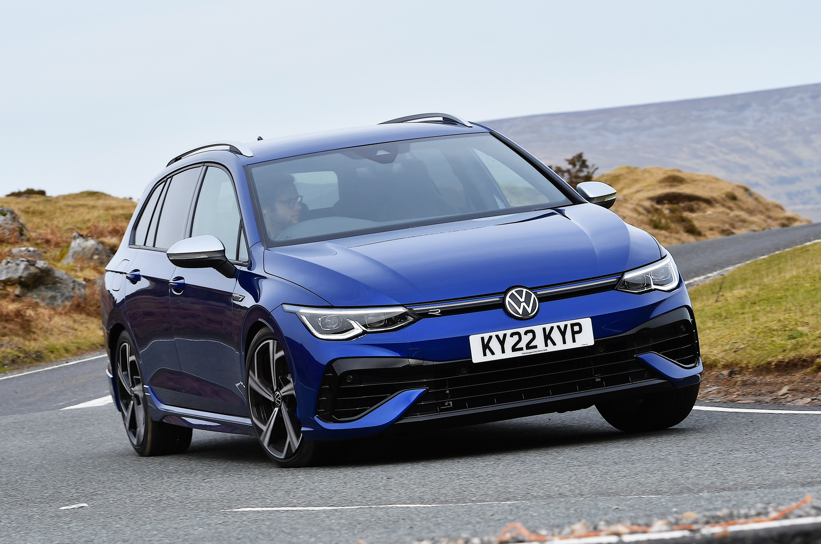 Volkswagen Golf R Estate 2022 front